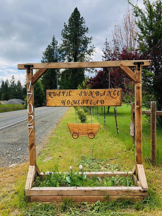Cozy Wild West Covered Wagon Next To River Grants Pass Ngoại thất bức ảnh